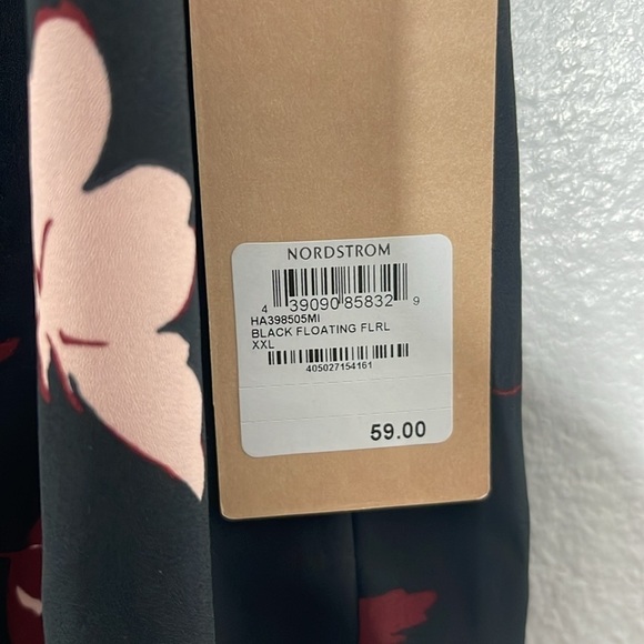 Halogen Black V Neck Short Flutter Sleeve Floral Print Blouse Size XXL New - Picture 4 of 6